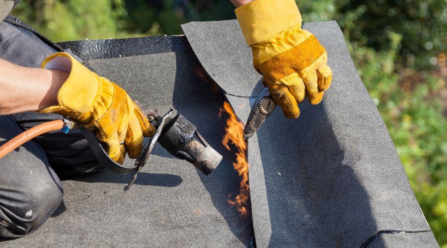 Expert Emergency Roof Repairs services in Menlo, IA